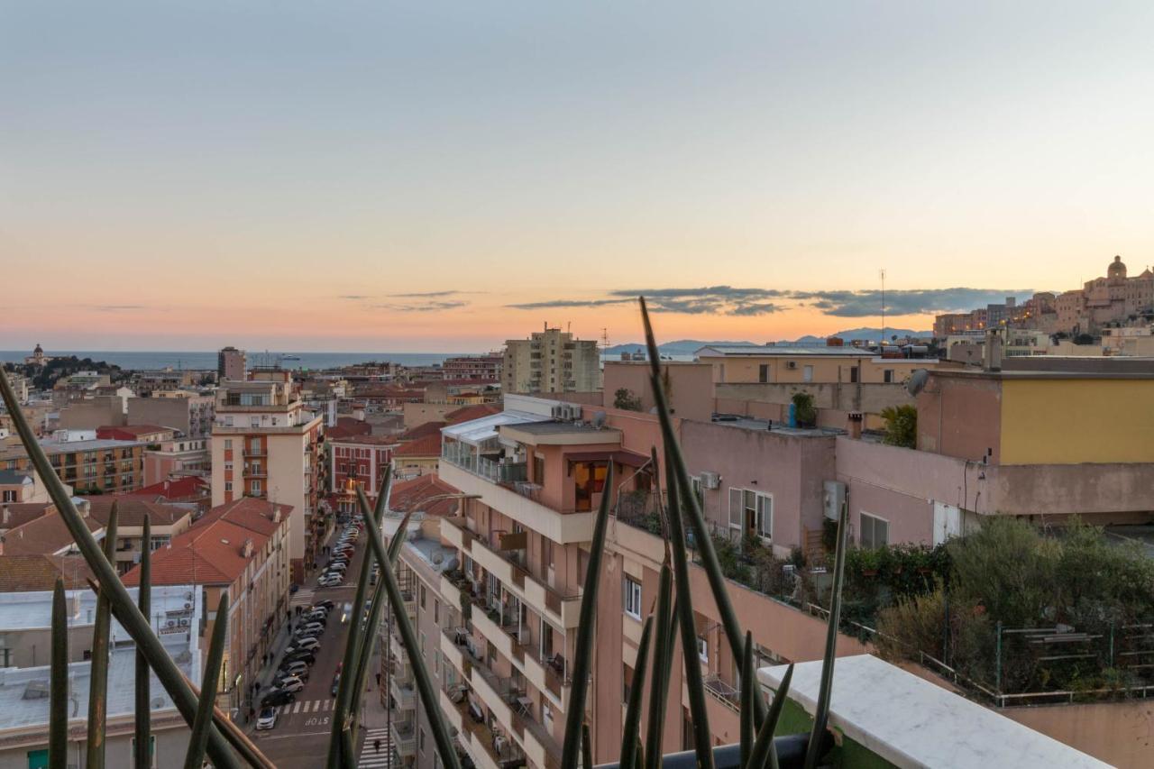 Eleventh Floor Suites Cagliari Exteriör bild