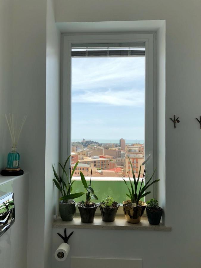 Eleventh Floor Suites Cagliari Exteriör bild